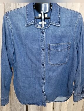 Universal Thread Medium Blue Soft Denim Button-Down Shacket Shirt Jacket Relaxed